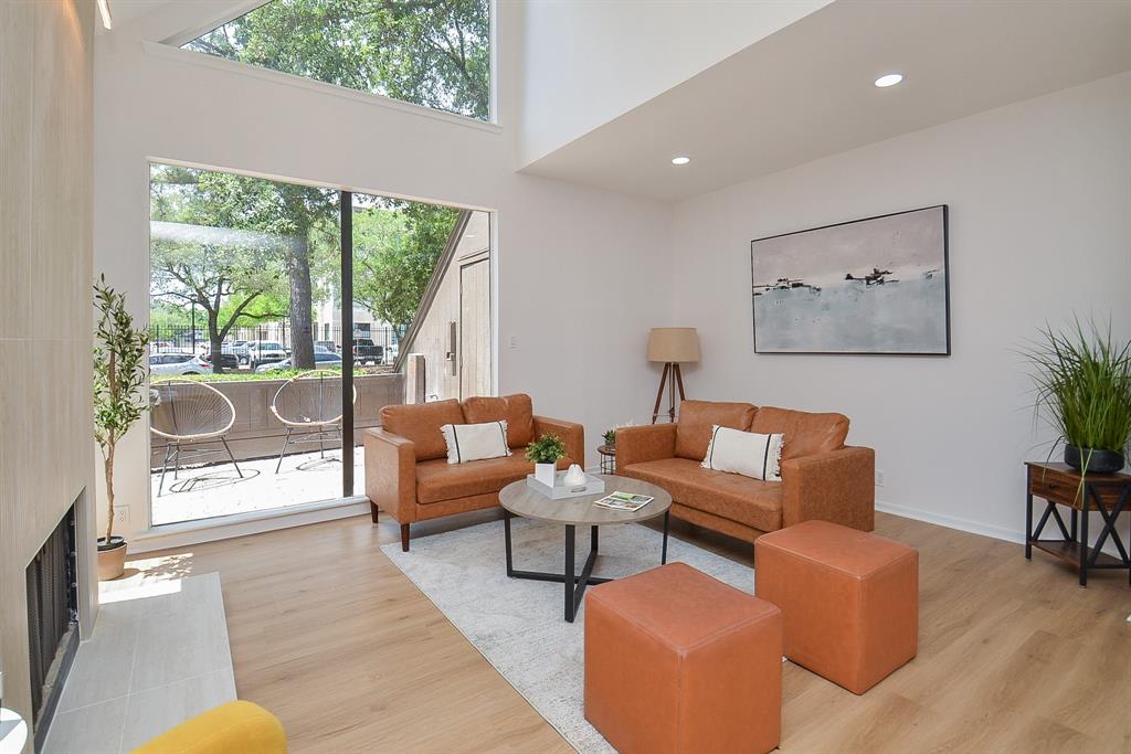 386 Litchfield Lane, Houston, Texas image 10