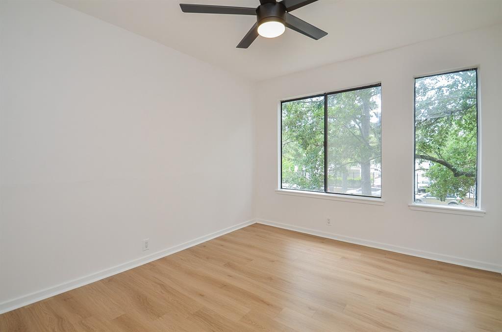 386 Litchfield Lane, Houston, Texas image 31