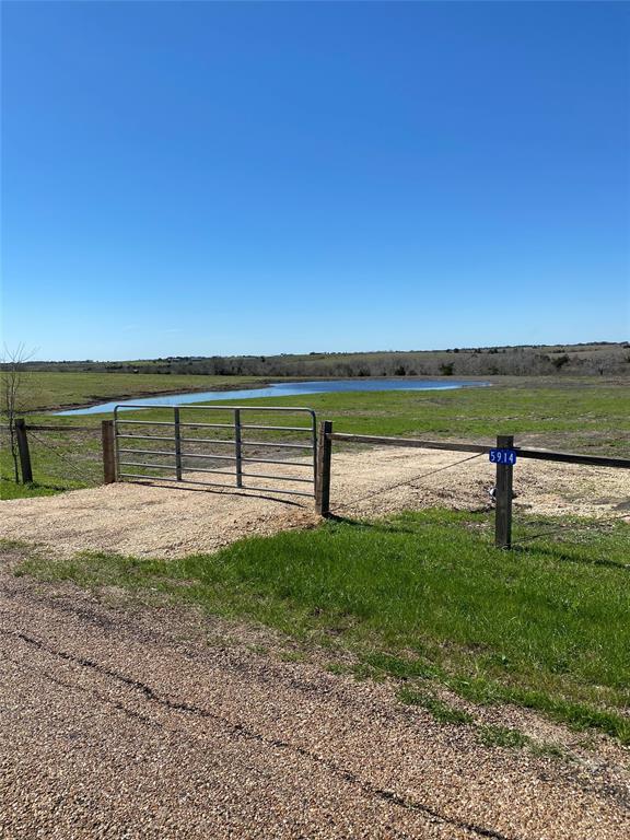 5914 Guettermann-ehler Road, Muldoon, Texas image 5