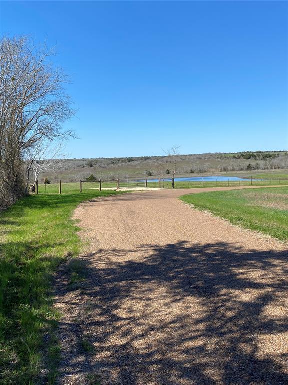 5914 Guettermann-ehler Road, Muldoon, Texas image 2