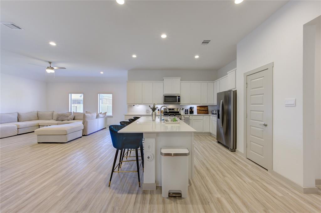 727 Kingwood Drive, League City, Texas image 20