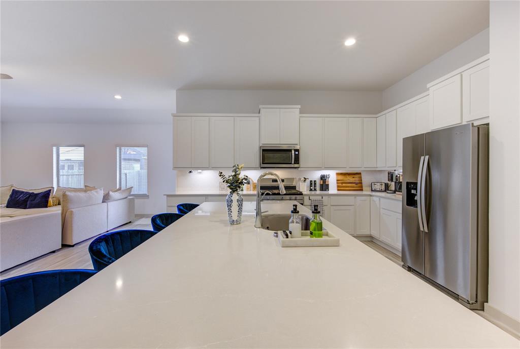 727 Kingwood Drive, League City, Texas image 18