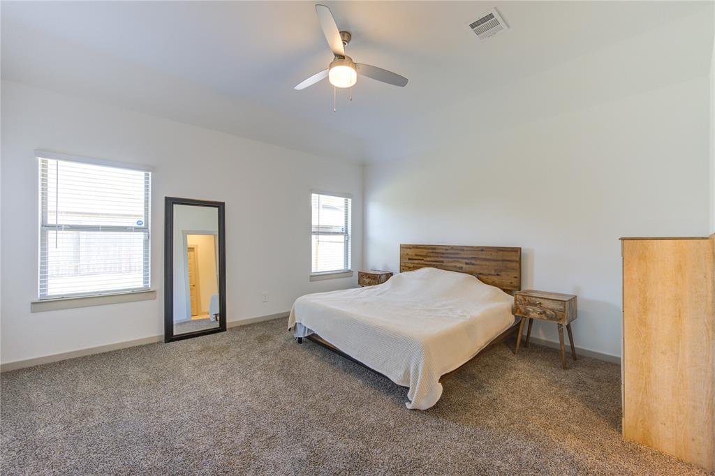 727 Kingwood Drive, League City, Texas image 25