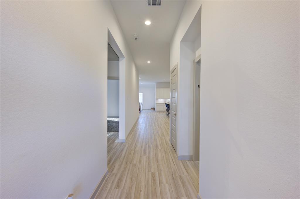 727 Kingwood Drive, League City, Texas image 31
