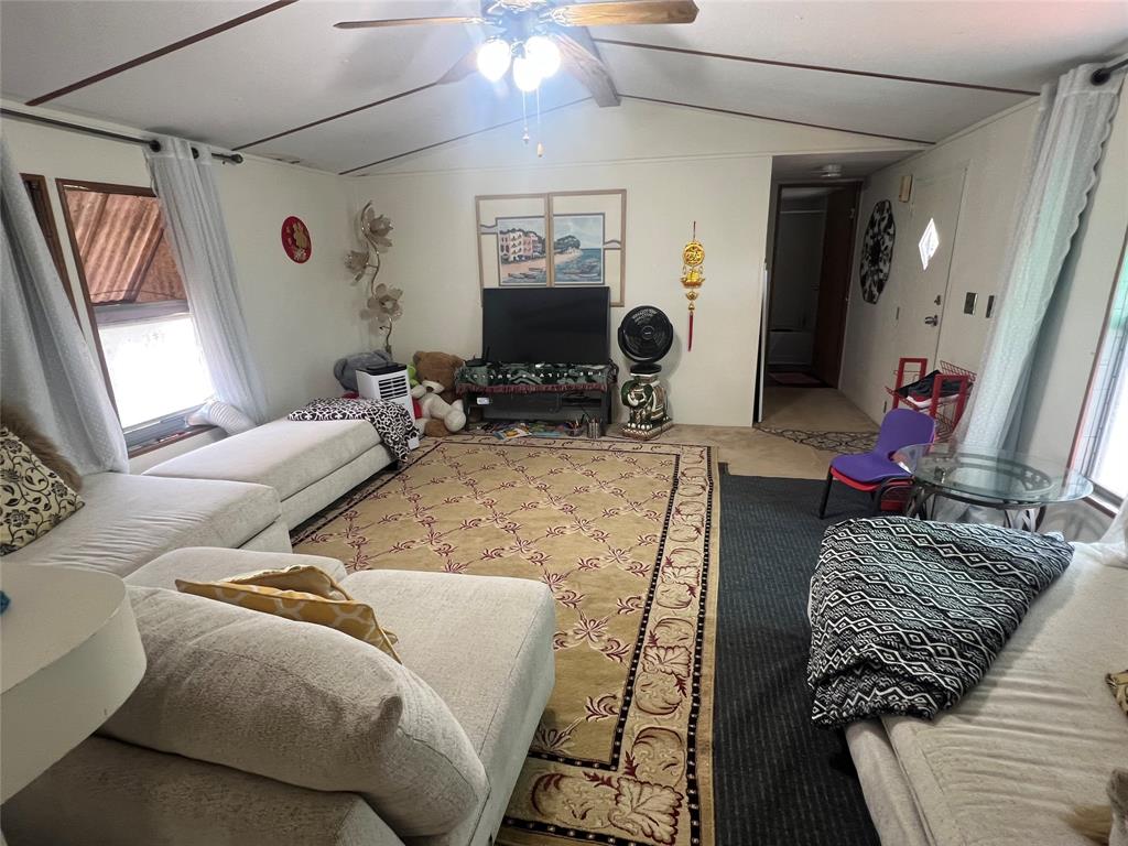 2942 Bay Oaks Harbor Drive, Baytown, Texas image 4