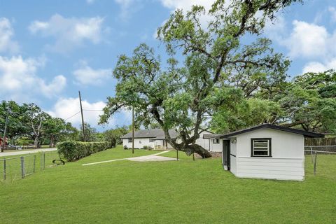 A home in Brazoria