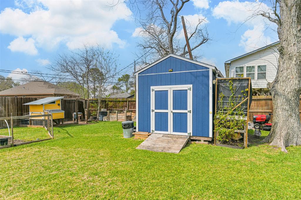 520 S 6th Street, La Porte, Texas image 32