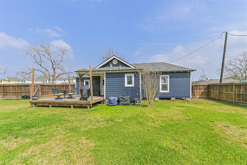 520 S 6th Street, La Porte, Texas image 37