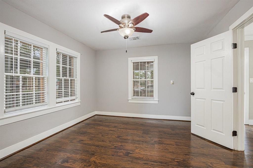 506 W Blum Street, Alvin, Texas image 10