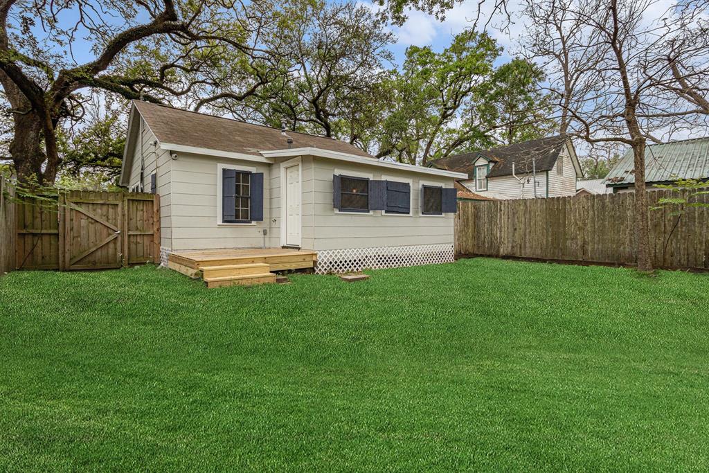 506 W Blum Street, Alvin, Texas image 12