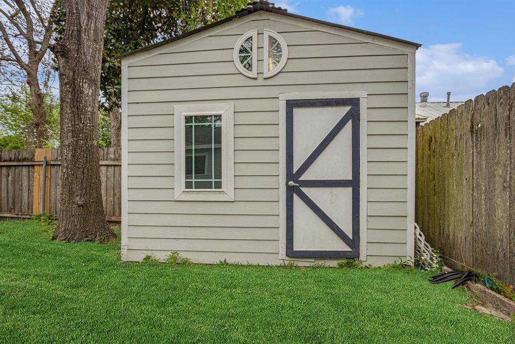 506 W Blum Street, Alvin, Texas image 15