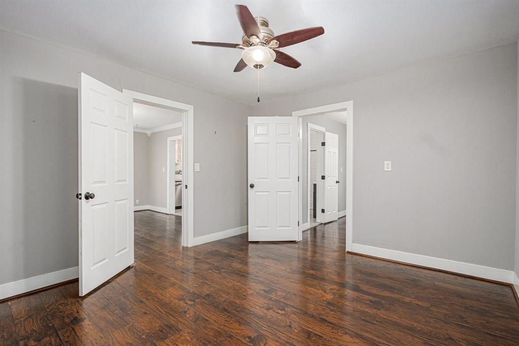 506 W Blum Street, Alvin, Texas image 9