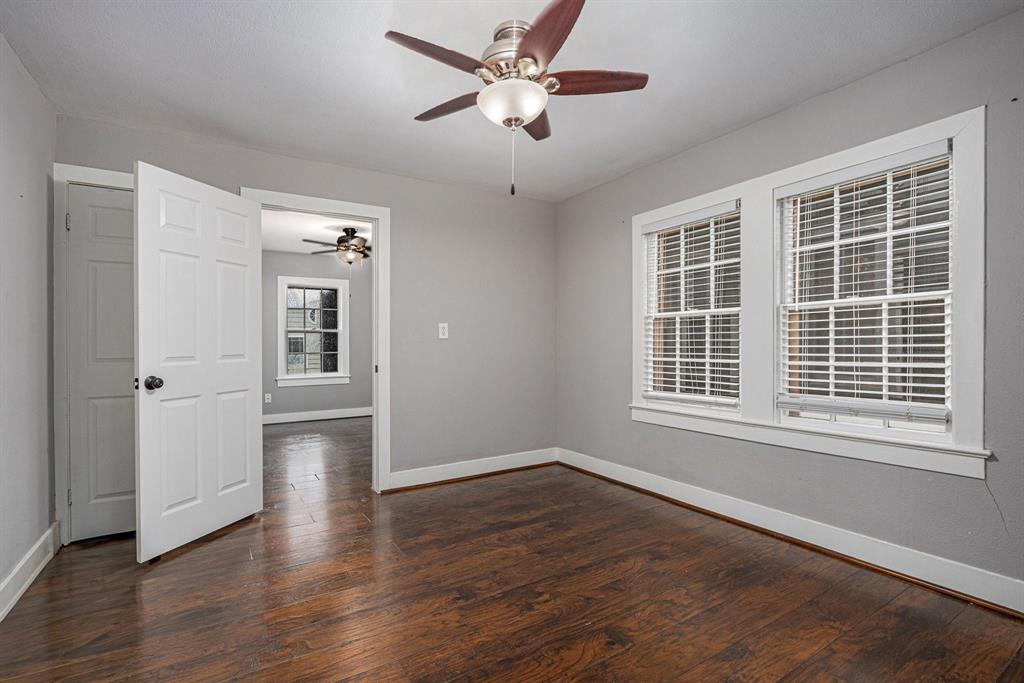 506 W Blum Street, Alvin, Texas image 5