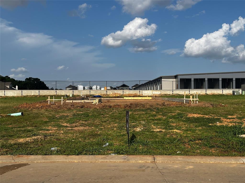 32923 Turning Springs Drive, Fulshear, Texas image 25