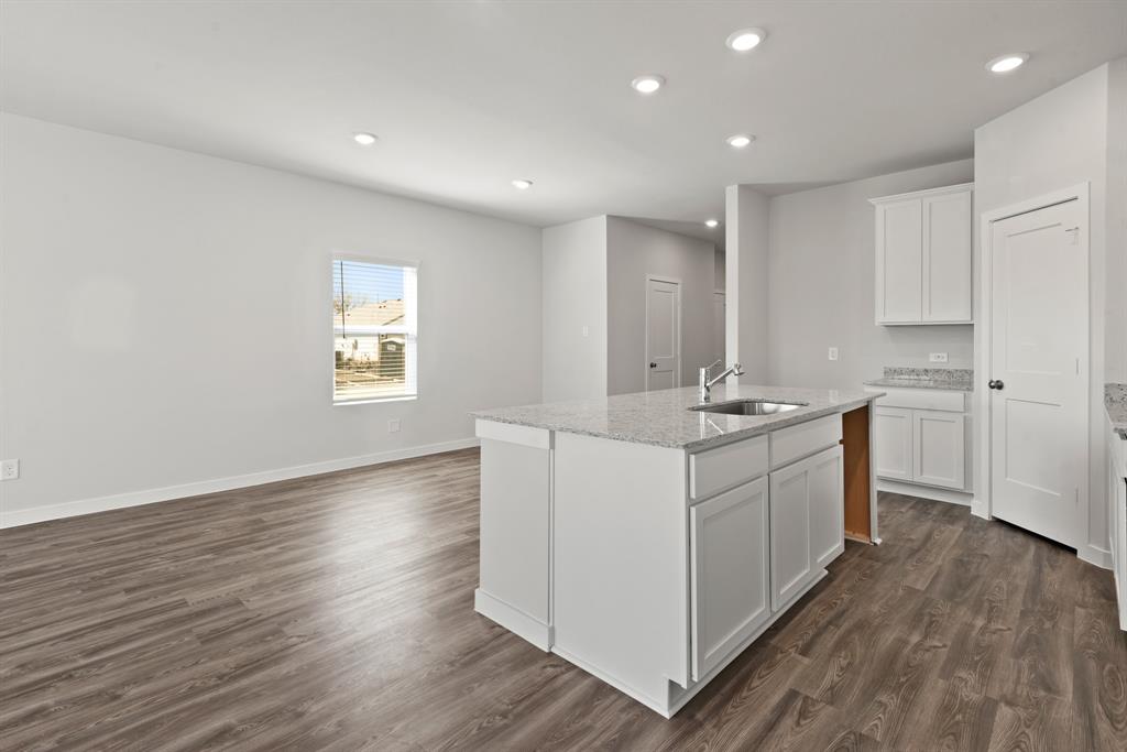 32923 Turning Springs Drive, Fulshear, Texas image 4