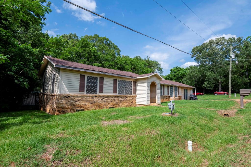 522 Price Drive, San Augustine, Texas image 2