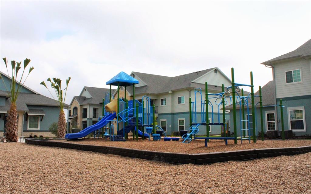 711 Glenoak Drive