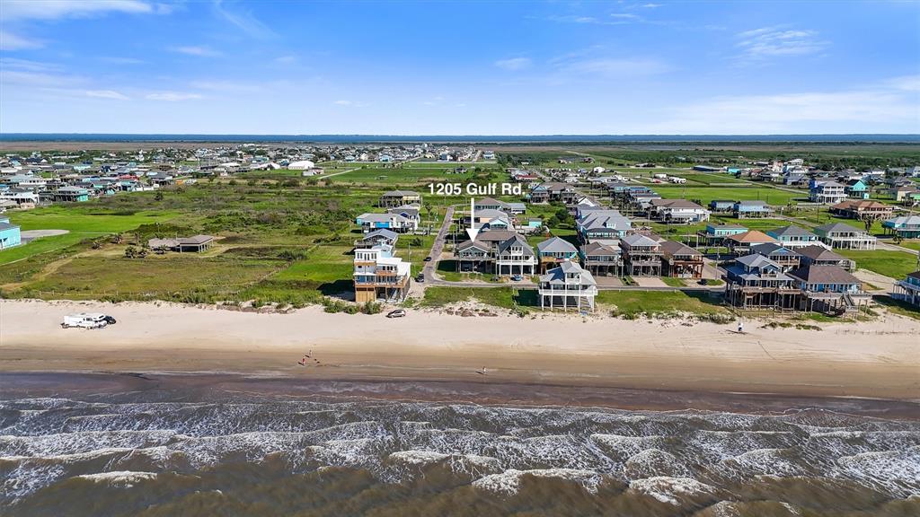 1205 Gulf Road, Crystal Beach, Texas image 1