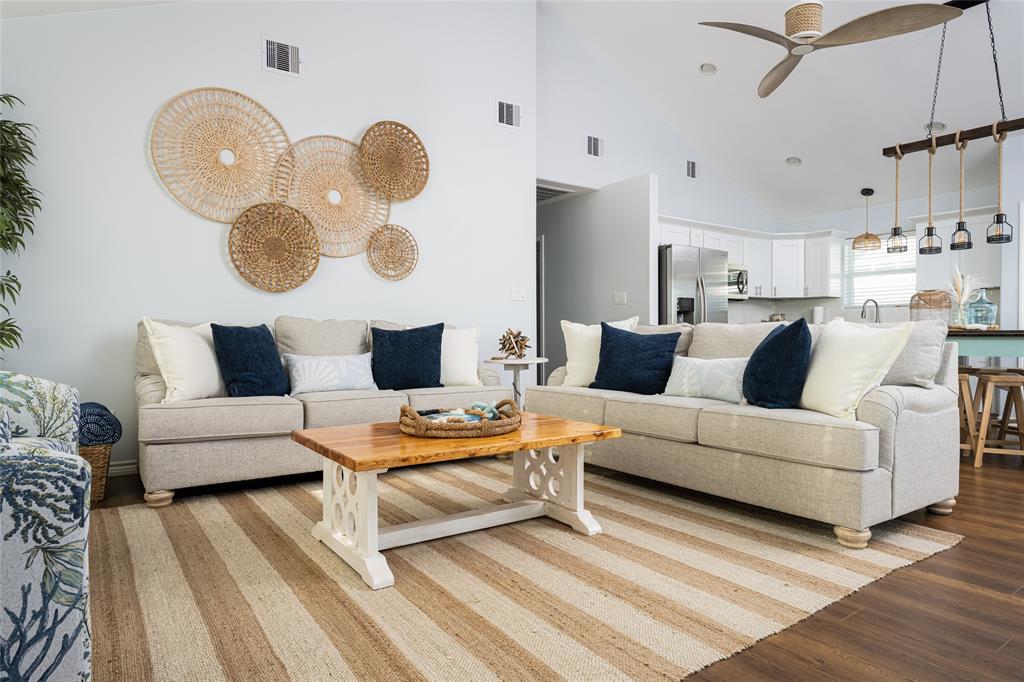 1205 Gulf Road, Crystal Beach, Texas image 10