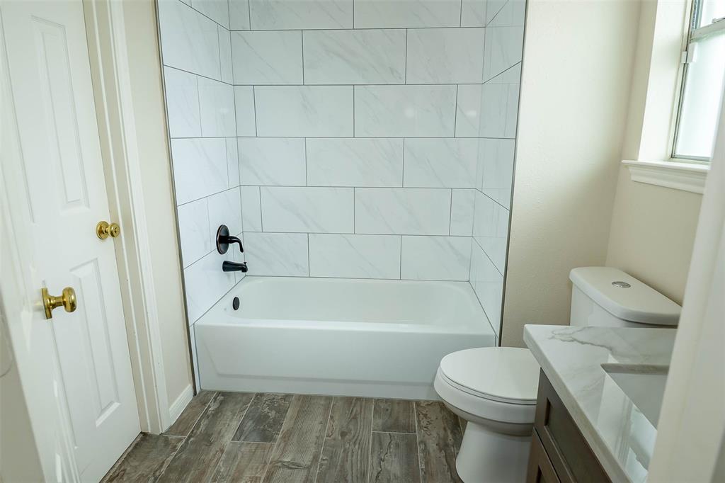 3218 W Oaks Boulevard, Pearland, Texas image 20