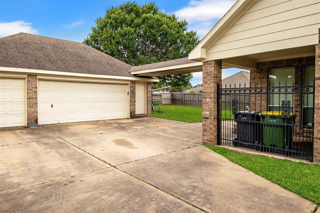 3218 W Oaks Boulevard, Pearland, Texas image 26