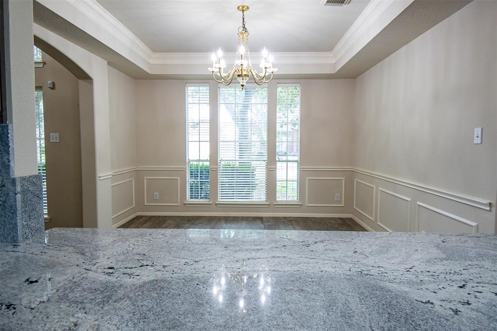 3218 W Oaks Boulevard, Pearland, Texas image 5