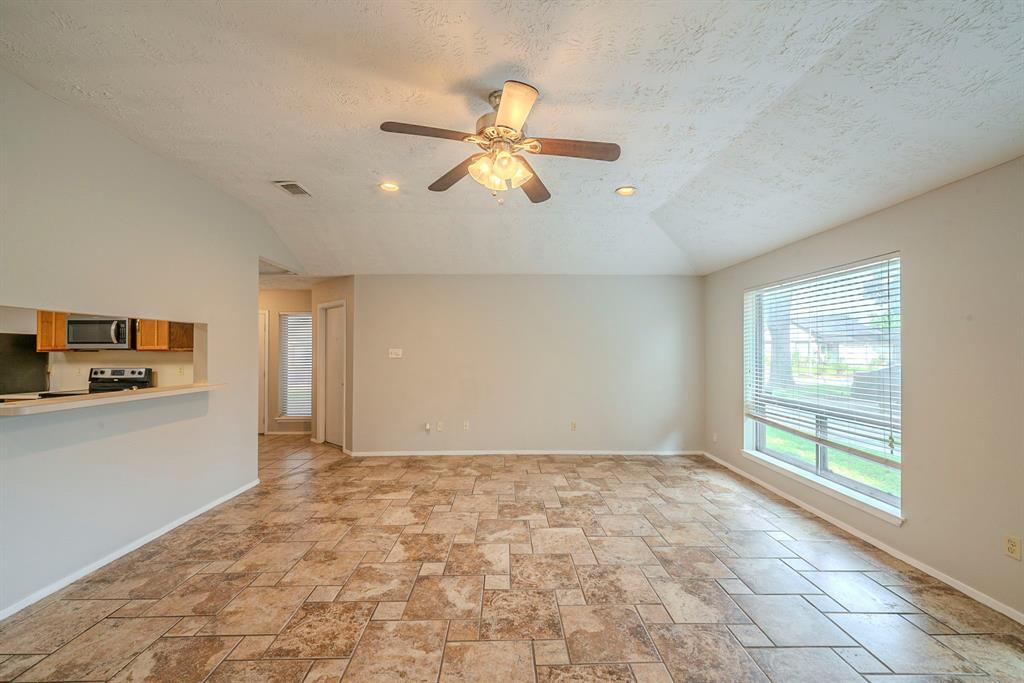 20330 Beigewood Lane, Humble, Texas image 4