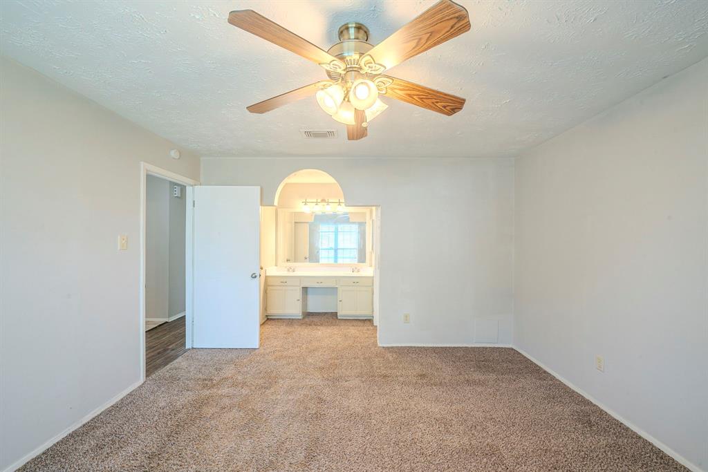 20330 Beigewood Lane, Humble, Texas image 17
