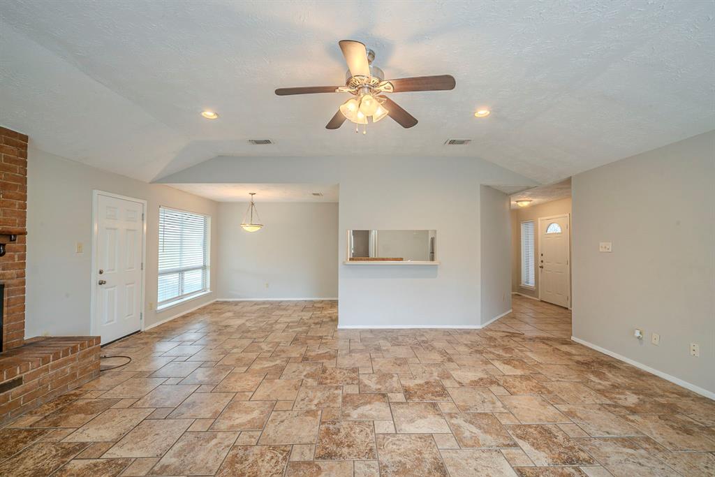 20330 Beigewood Lane, Humble, Texas image 2
