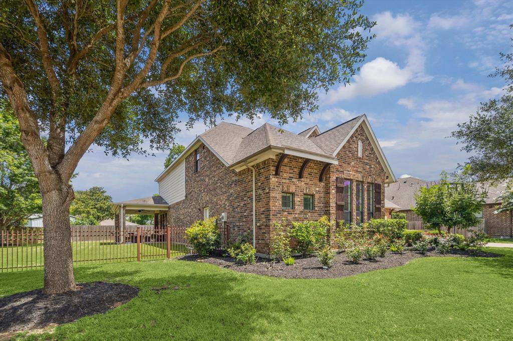 90 Wyndehaven Lakes Drive