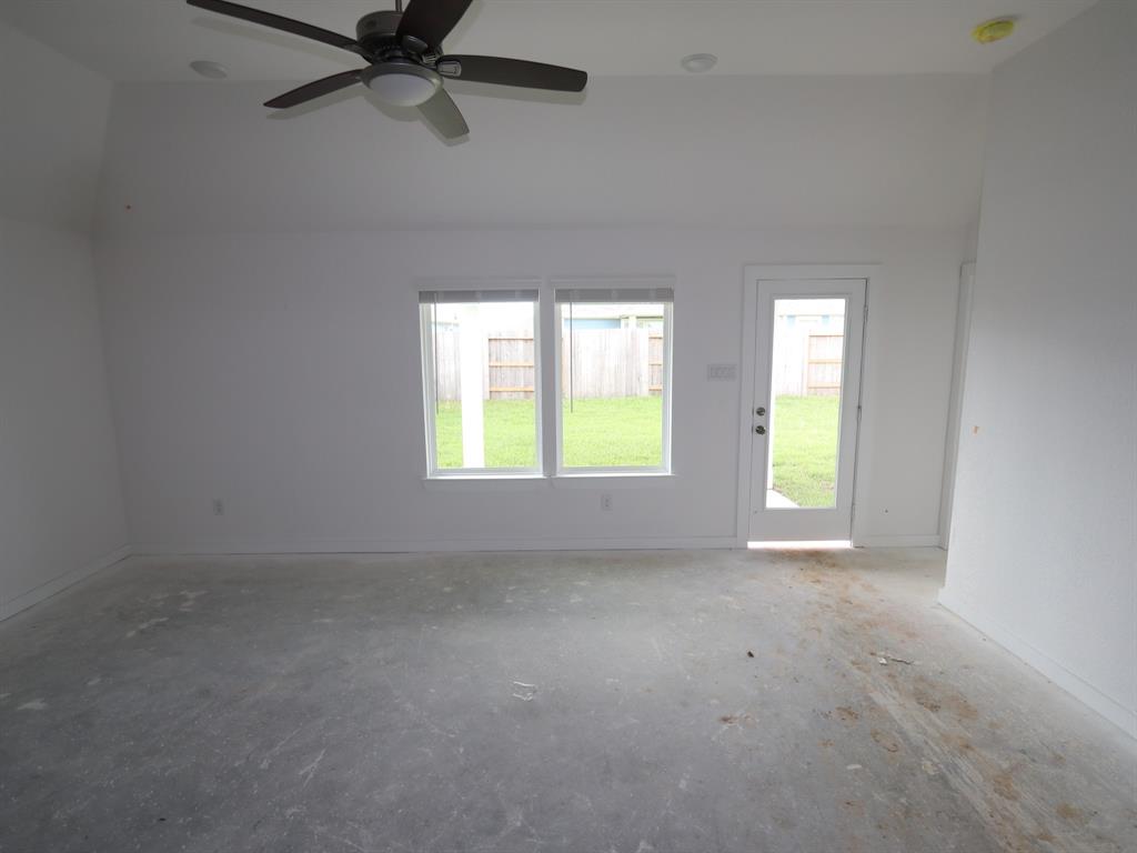 26155 Ethereal Road, La Marque, Texas image 3
