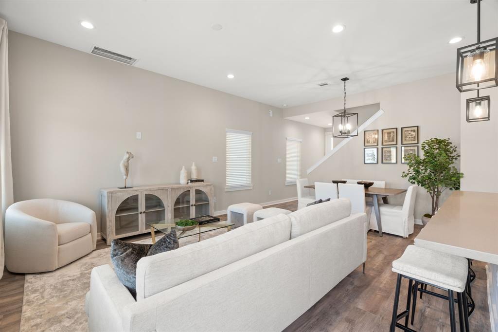 415 Stonework Sage Lane, Houston, Texas image 2