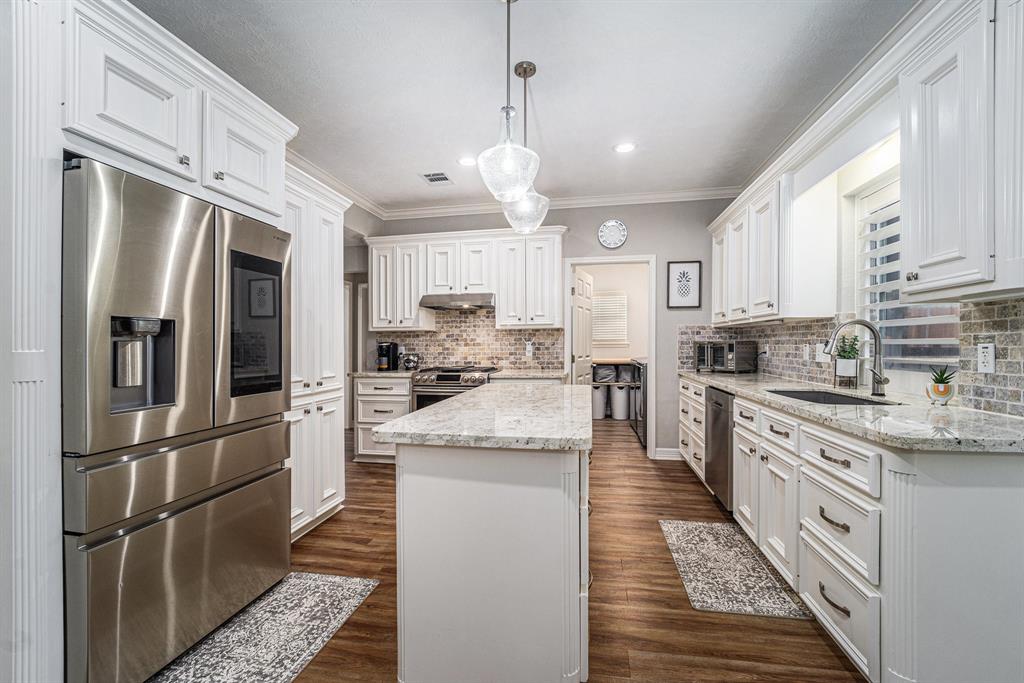 904 Candlewood Drive, League City, Texas image 10