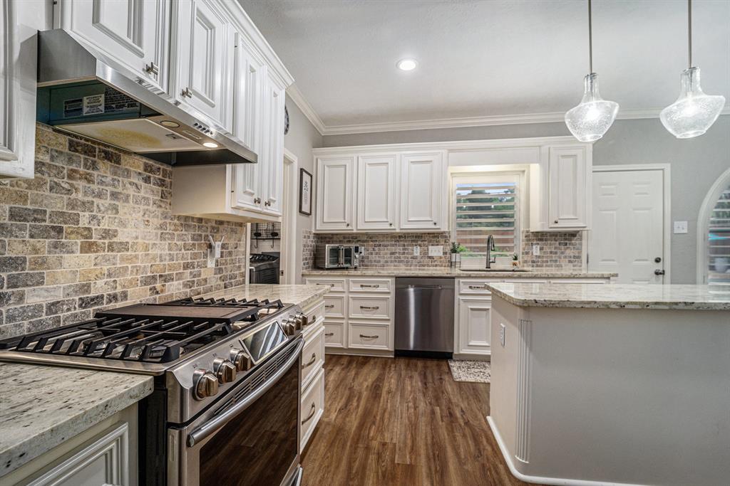 904 Candlewood Drive, League City, Texas image 11