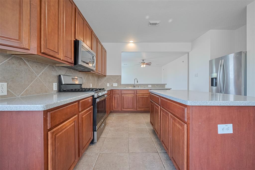 2601 Sun Cove Lane, Pearland, Texas image 15
