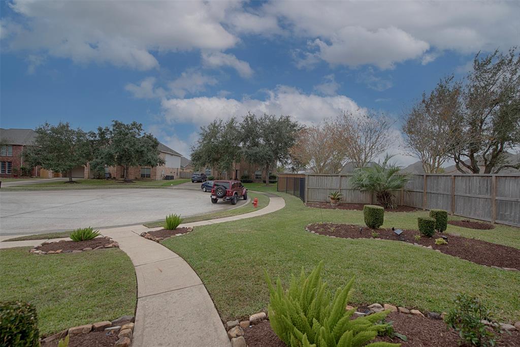 2534 Harlequin Court, League City, Texas image 4