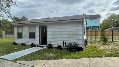 A home in San Leon