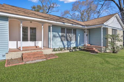 A home in Conroe