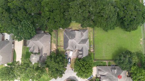 Single Family Residence in Houston TX 14902 Windsor Manor 40.jpg