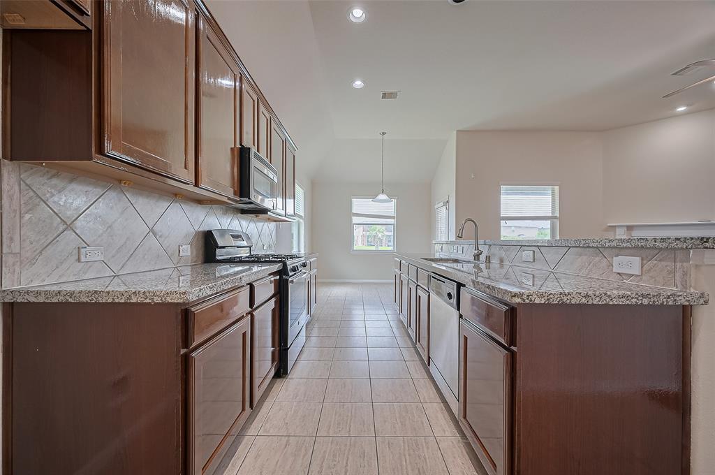 3934 Medici Court, Missouri City, Texas image 18