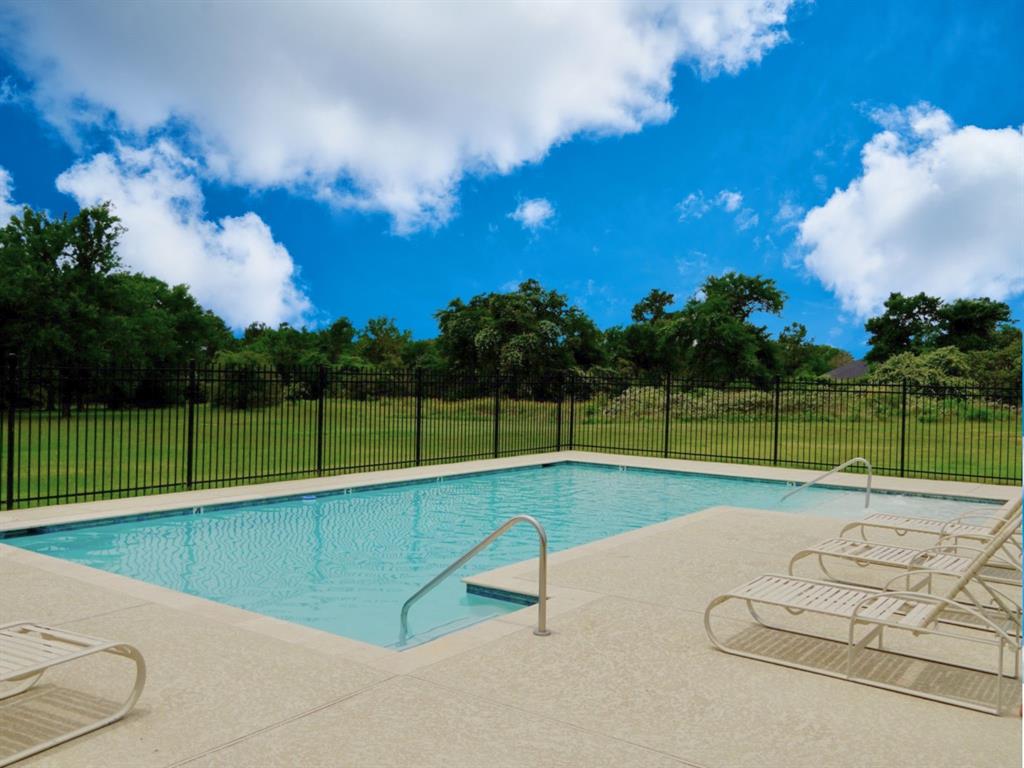 Fawn Dr, Hempstead, Texas image 6