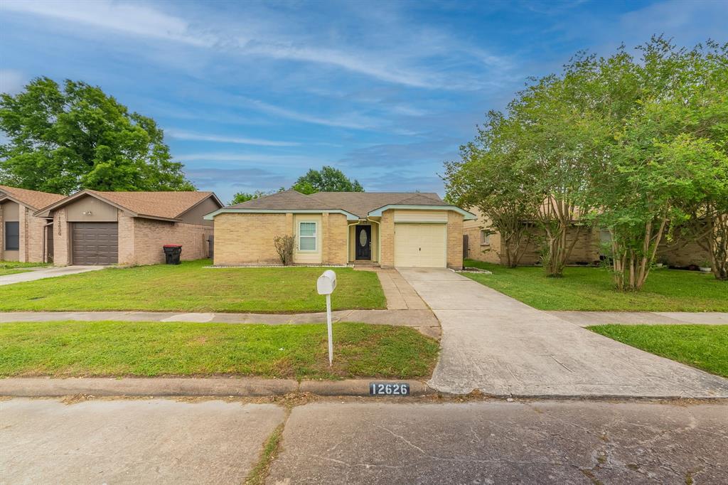 12626 Lacey Crest Drive, Houston, Texas image 1