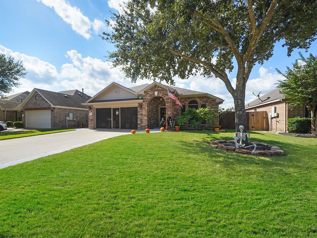 4036 Palmetto Court, Dickinson, Texas image 1