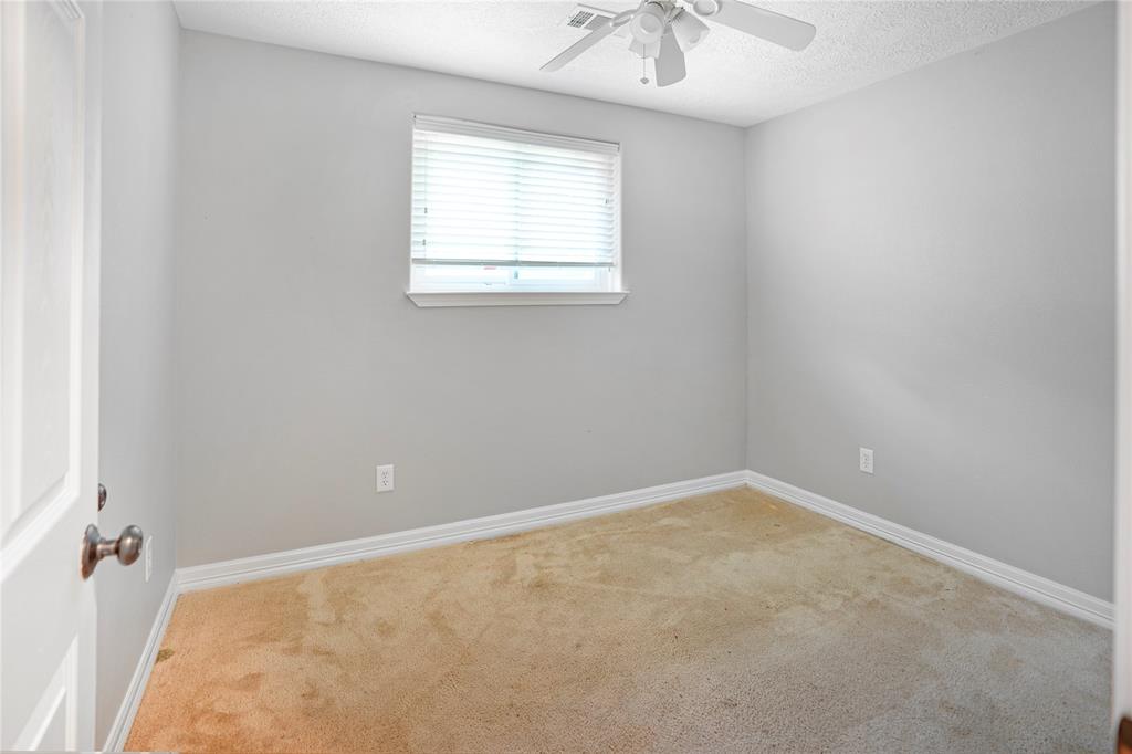 506 Brendon Park Lane, Friendswood, Texas image 5