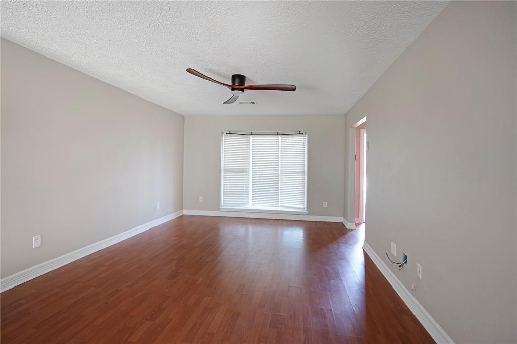 506 Brendon Park Lane, Friendswood, Texas image 3