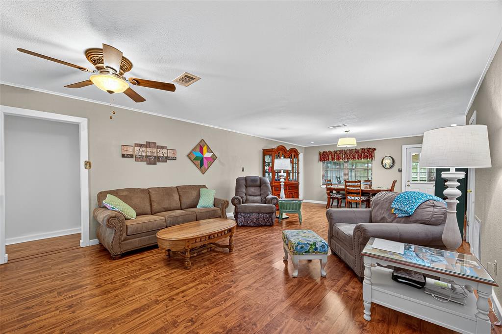 1209 E Brown Lane