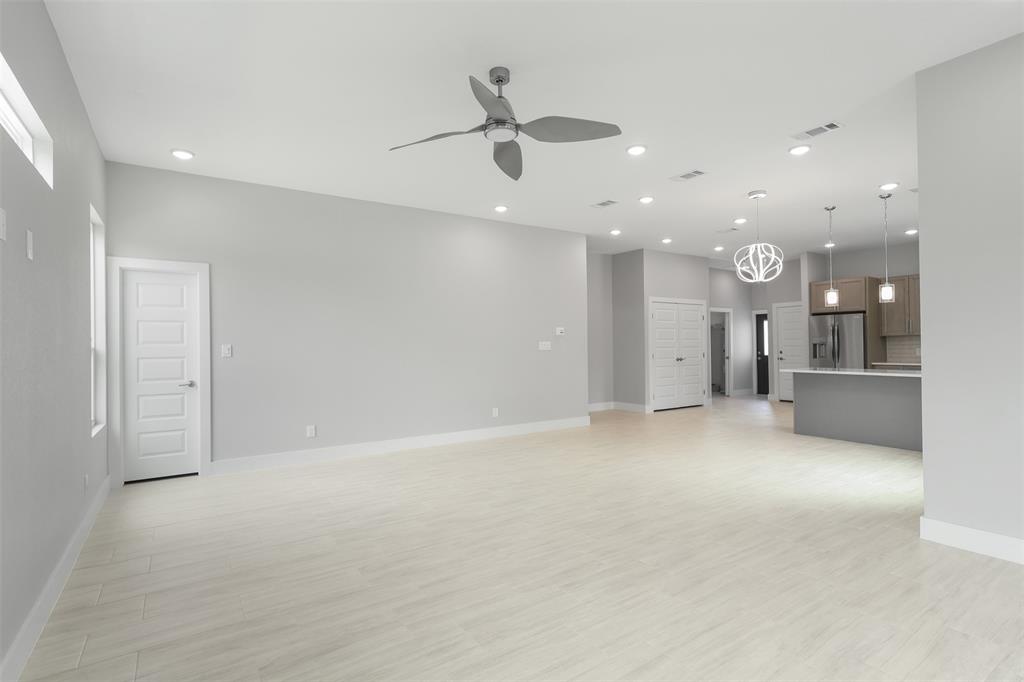 301 Knights Row
