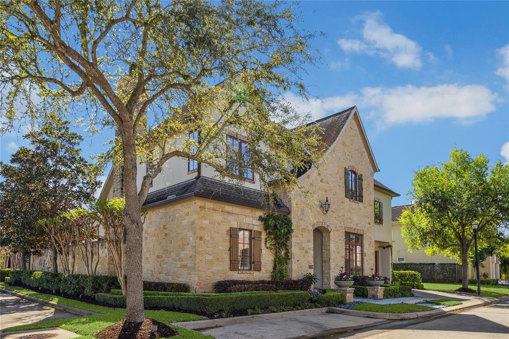 1103 Vista Creek Drive, Sugar Land, Texas image 2