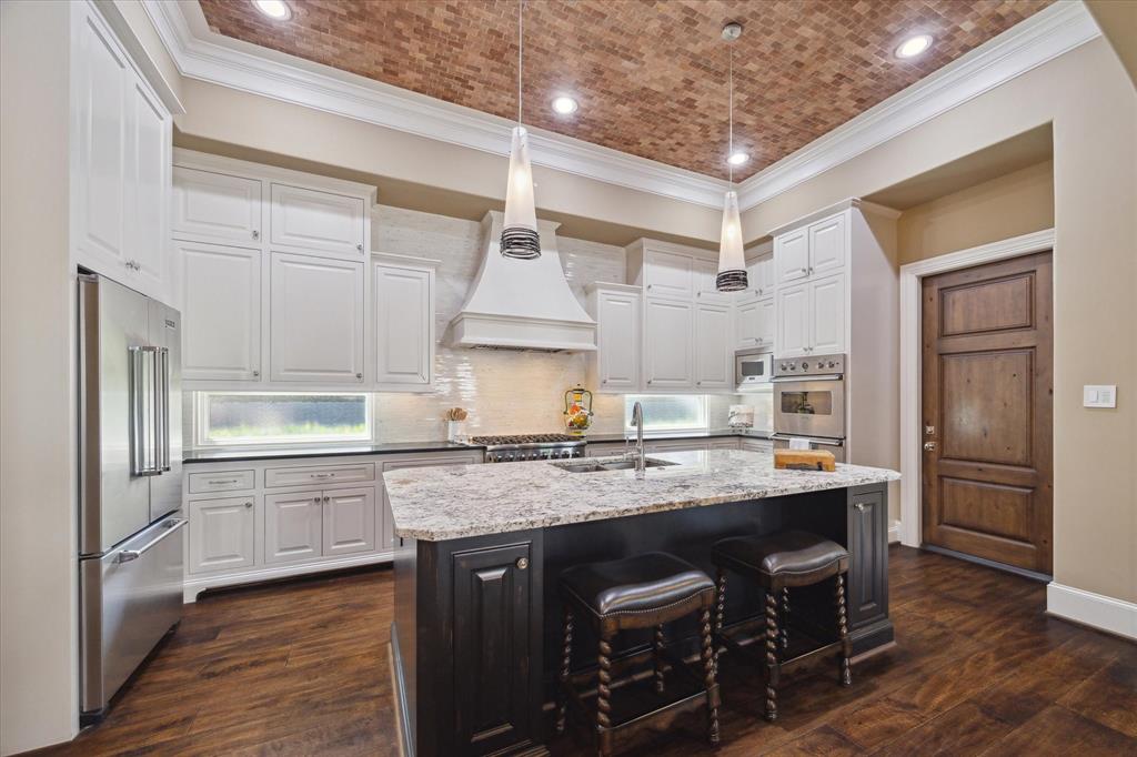 1103 Vista Creek Drive, Sugar Land, Texas image 10