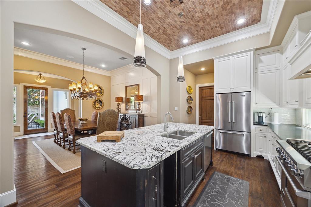 1103 Vista Creek Drive, Sugar Land, Texas image 12